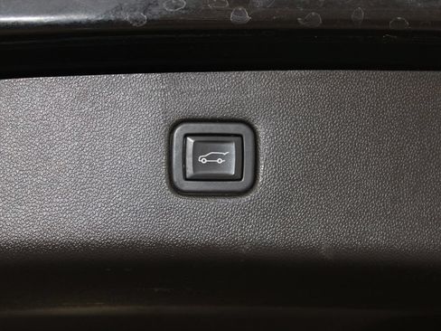 Used 2023 Chevrolet Blazer RS w/ Enhanced Convenience Package FWD image 11