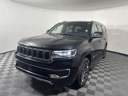 Used 2024 Jeep Wagoneer L Series II w/ Flexible Seating Group image 3