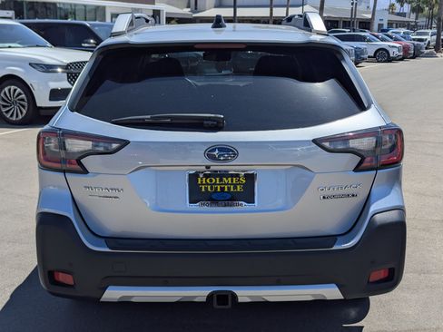 Used 2023 Subaru Outback Touring XT AWD/4WD image 3