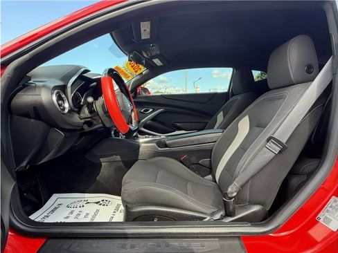 Used 2020 Chevrolet Camaro LT image 17