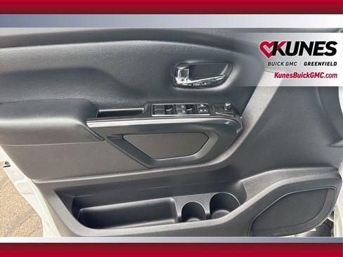 Used 2018 Nissan Titan XD AWD/4WD image 17