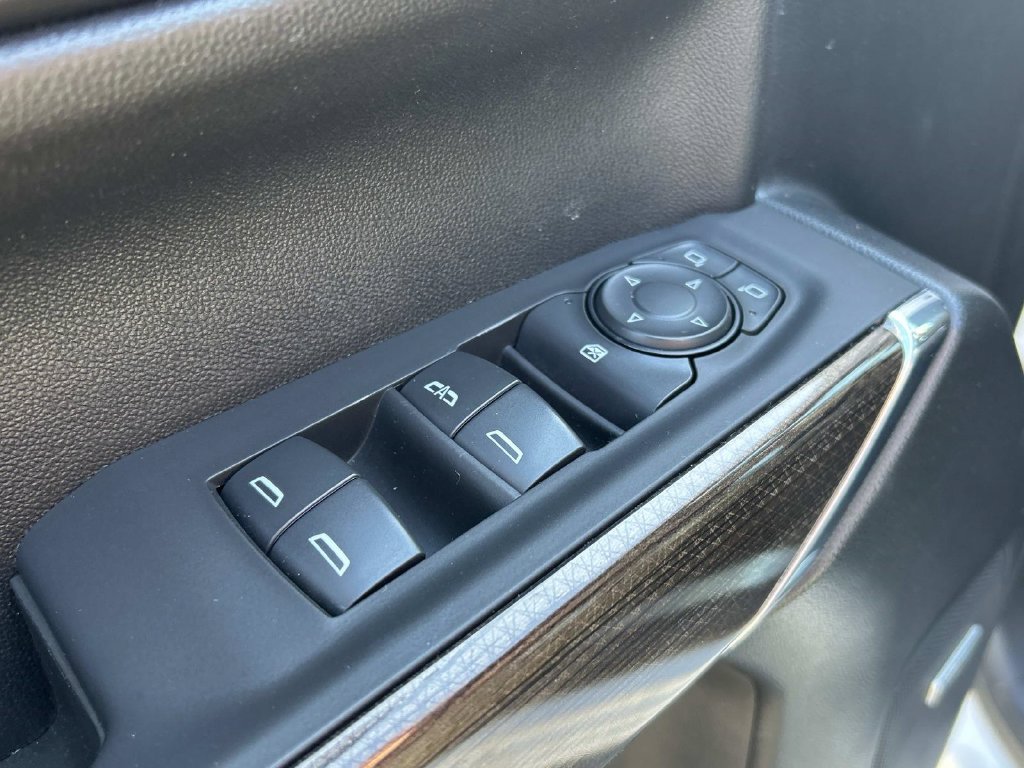 Used 2021 Chevrolet Silverado 1500 RST w/ Redline Edition AWD/4WD image 15