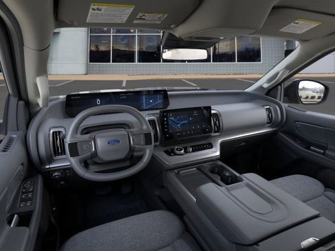 New 2025 Ford Expedition Max Active image 9