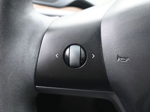 Used 2023 Tesla Model 3 Standard Range RWD image 22