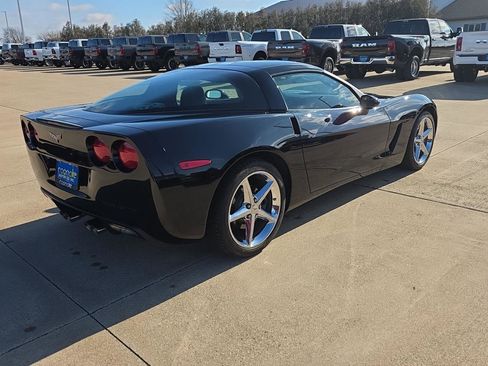 Used 2013 Chevrolet Corvette Coupe image 10