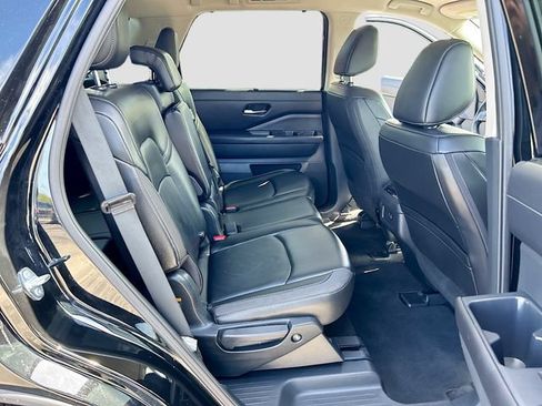 Certified 2025 Nissan Pathfinder SL AWD/4WD image 24