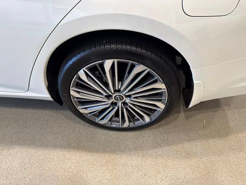 Used 2025 Nissan Altima 2.5 SL AWD/4WD image 10