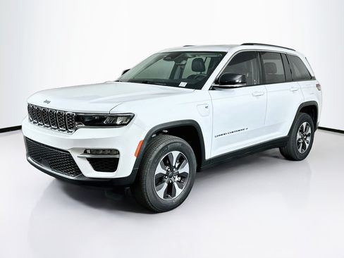 Used 2022 Jeep Grand Cherokee Limited 4xe AWD/4WD image 3