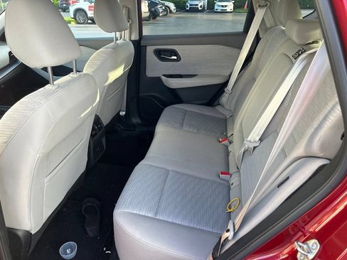 Used 2021 Nissan Rogue SV FWD image 11