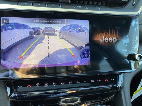 New 2026 Jeep Grand Cherokee Altitude AWD/4WD image 10