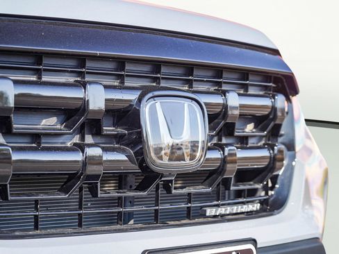 Used 2024 Honda Ridgeline Black Edition image 3