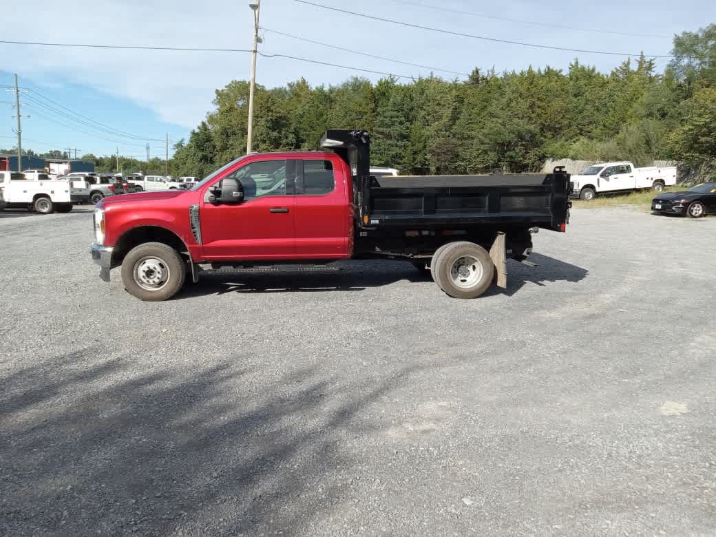 Used 2025 Ford F350 XLT w/ XLT Value Package AWD/4WD image 4