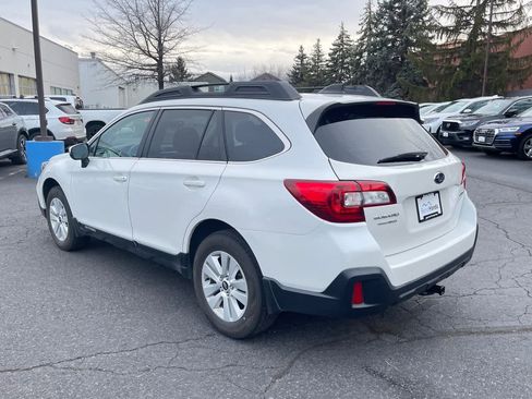 Used 2019 Subaru Outback 2.5i Premium image 6