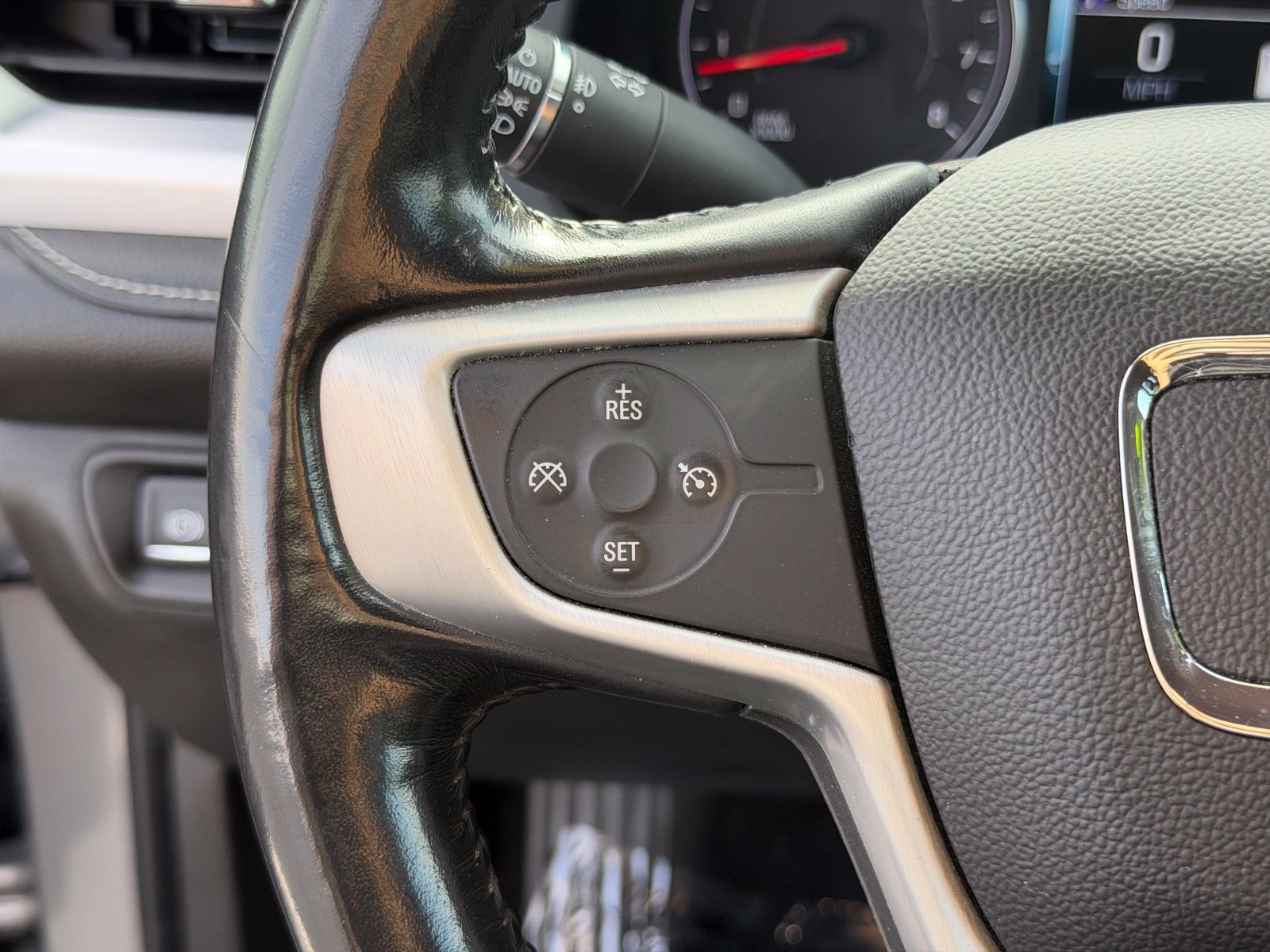 Used 2019 GMC Acadia SLT AWD/4WD image 15