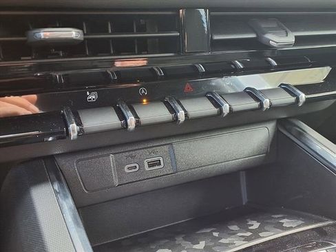 New 2025 GMC Canyon Elevation w/ Convenience Package AWD/4WD image 18