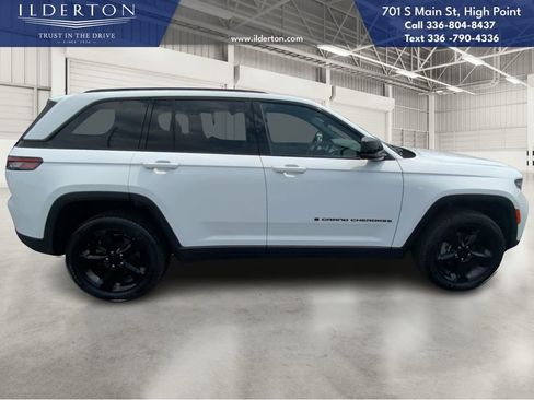 Used 2022 Jeep Grand Cherokee Altitude image 5