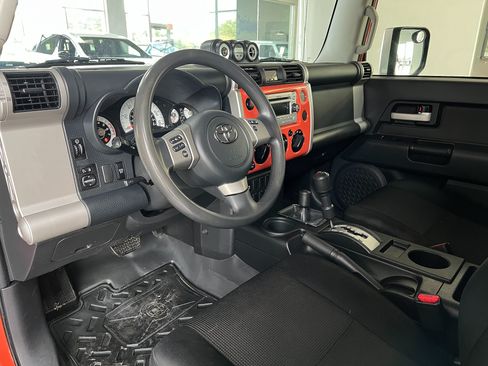 Used 2013 Toyota FJ Cruiser 4WD image 9