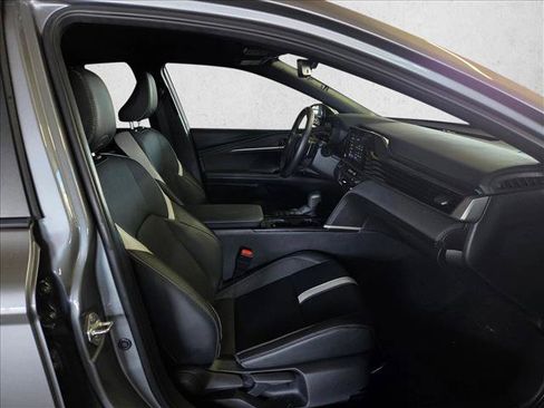 Used 2025 Toyota Camry SE w/ Convenience Package FWD image 20