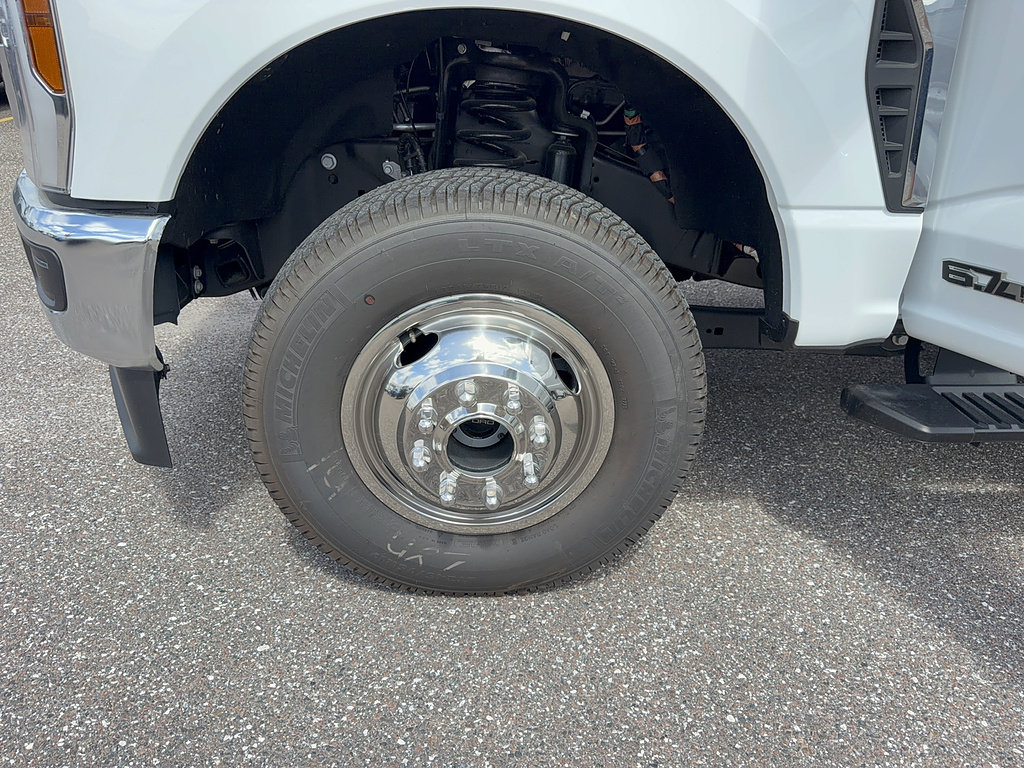 New 2026 Ford F350 XL w/ XL Chrome Package AWD/4WD image 32