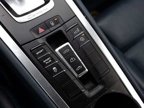 Used 2014 Porsche 911 Carrera 4 image 3