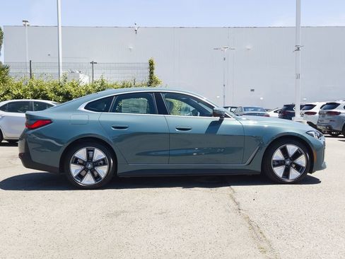 New 2026 BMW i4 eDrive40 w/ Parking Assistance Package RWD image 4
