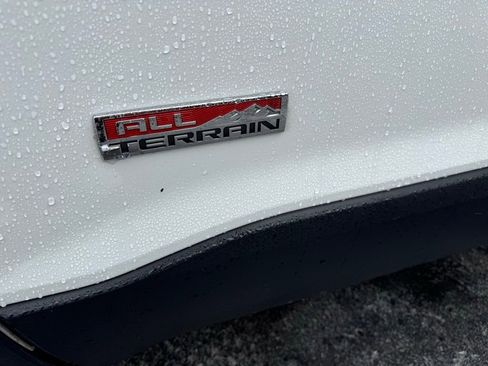 Used 2017 GMC Acadia SLT AWD/4WD image 8