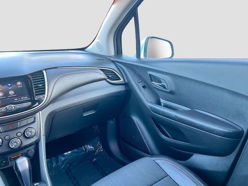 Used 2022 Chevrolet Trax LT w/ Driver Confidence Package image 21