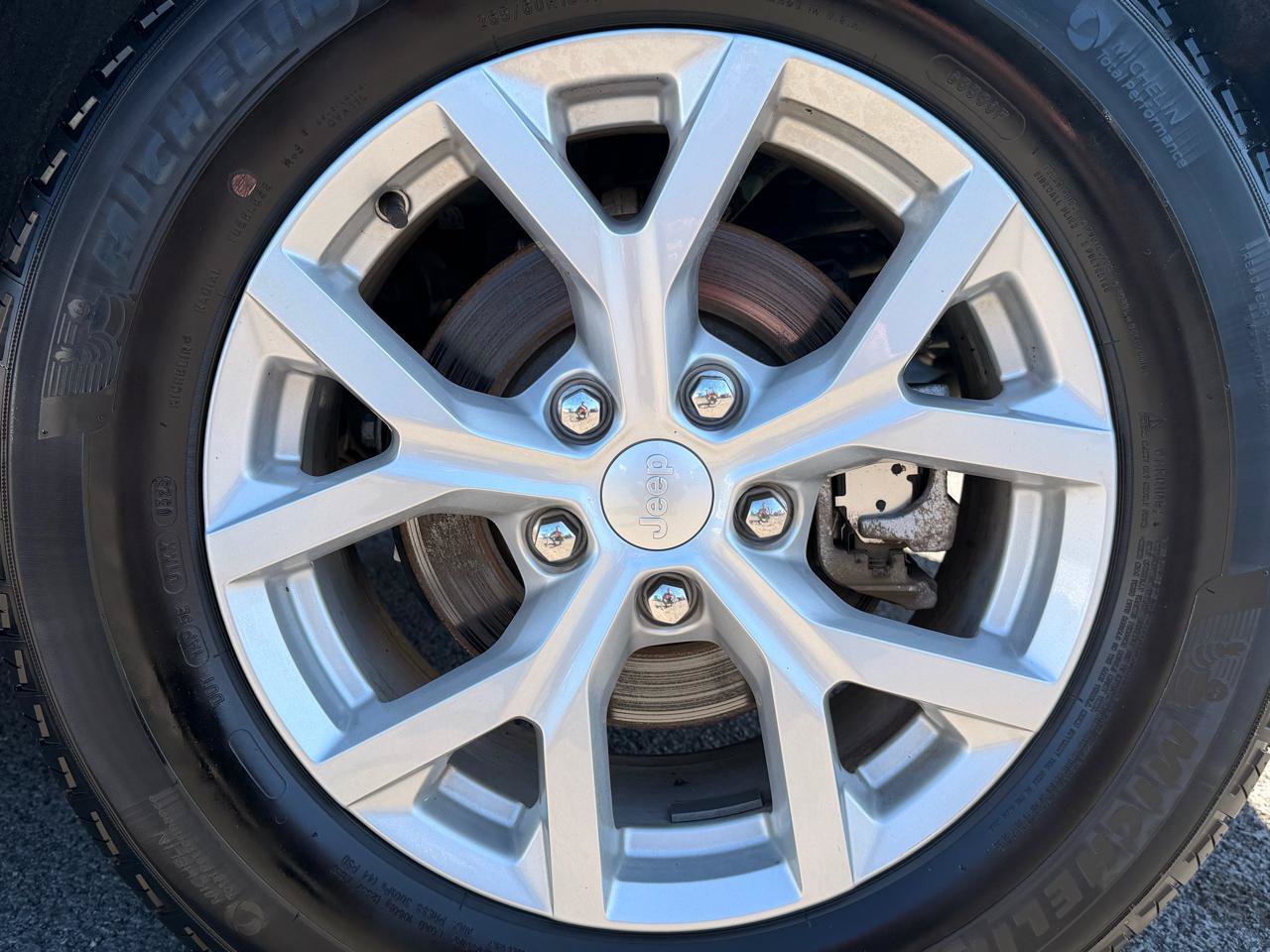 Used 2023 Jeep Grand Cherokee Limited AWD/4WD image 10