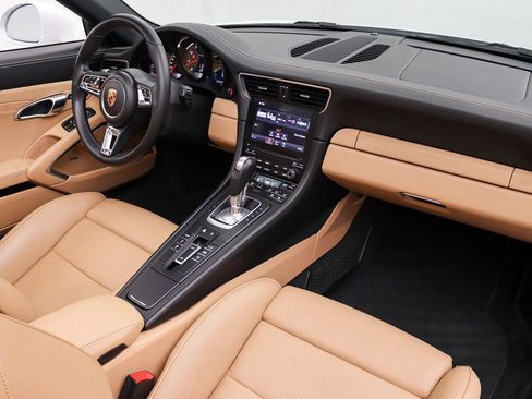 Used 2019 Porsche 911 Targa 4 AWD/4WD image 30