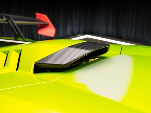 Used 2021 Lamborghini Huracan STO RWD image 45