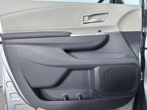 Used 2023 Toyota Sienna XLE image 23