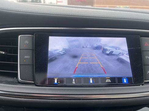 Used 2023 Buick Enclave Avenir image 9