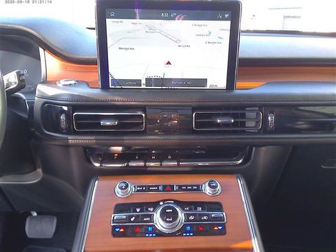 Used 2020 Lincoln Aviator Reserve w/ Equipment Group 202A AWD/4WD image 15
