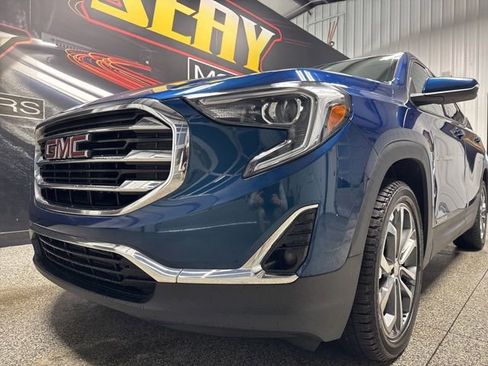 Used 2020 GMC Terrain SLT w/ Preferred Package image 2