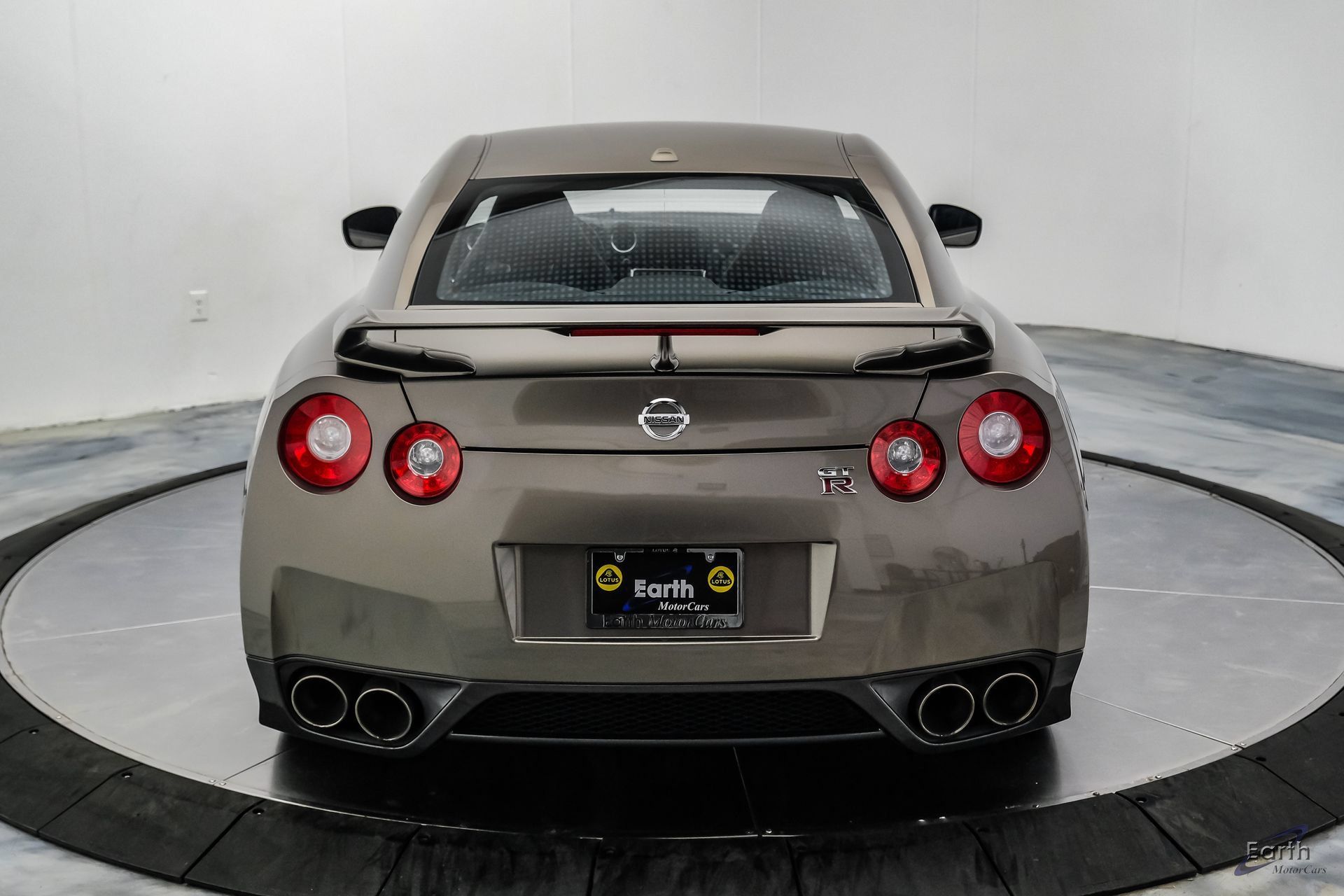 Used 2009 Nissan GT-R Premium AWD/4WD image 17