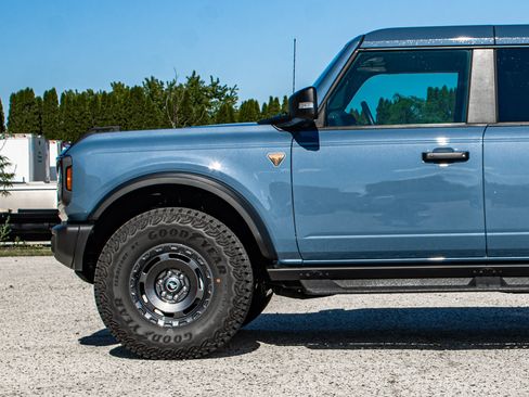 Used 2025 Ford Bronco Badlands AWD/4WD image 48