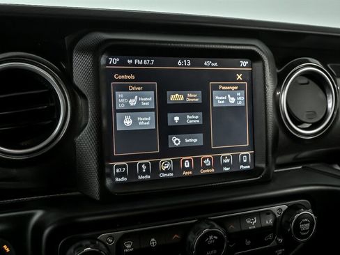 Used 2019 Jeep Wrangler Unlimited Sahara image 29