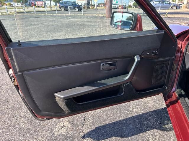 Used 1986 Porsche 944 Turbo RWD image 9