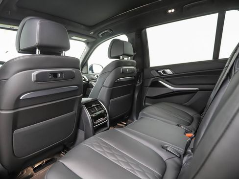 Used 2026 BMW X7 xDrive40i w/ M Sport Package image 20