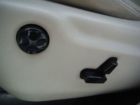 Used 2018 Jeep Grand Cherokee Limited w/ Trailer Tow Group IV image 19