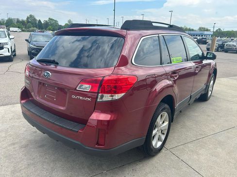 Used 2013 Subaru Outback 2.5i Premium w/ All-Weather Pkg AWD/4WD image 5