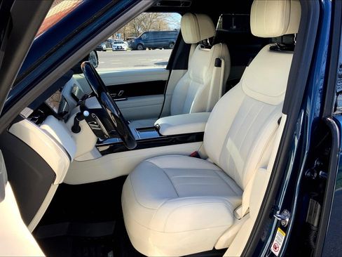 New 2025 Land Rover Range Rover SE image 9