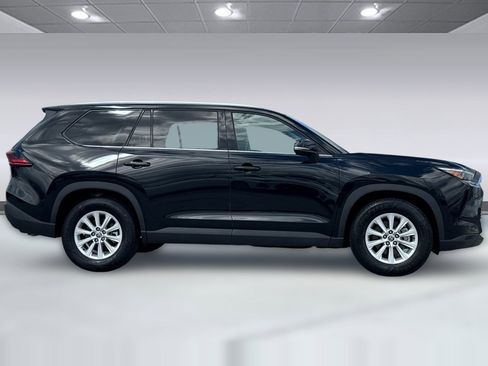 Used 2025 Toyota Grand Highlander FWD image 2