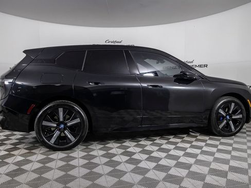 Used 2023 BMW iX xDrive50 w/ Sport Package AWD/4WD image 11