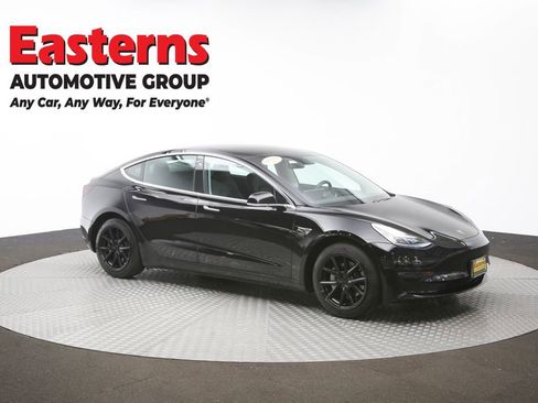 Used 2019 Tesla Model 3 Standard Range image 44
