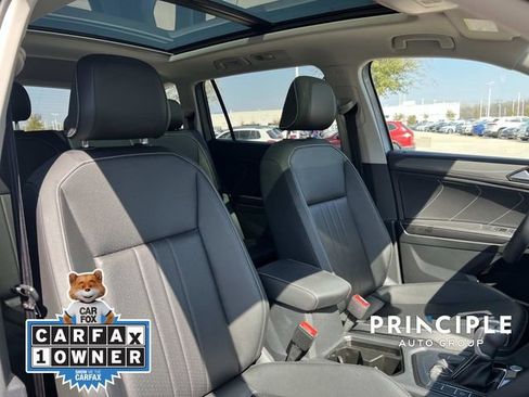 Certified 2023 Volkswagen Tiguan SE w/ Panoramic Sunroof Package image 32