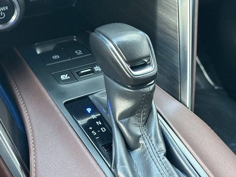 Certified 2023 Toyota Venza Limited AWD/4WD image 22