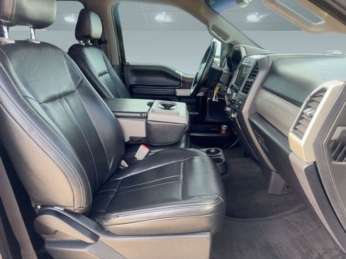 Used 2018 Ford F250 Lariat image 28