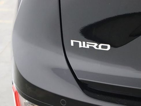 Used 2025 Kia Niro Wind w/ Wind Preserve Package FWD image 40