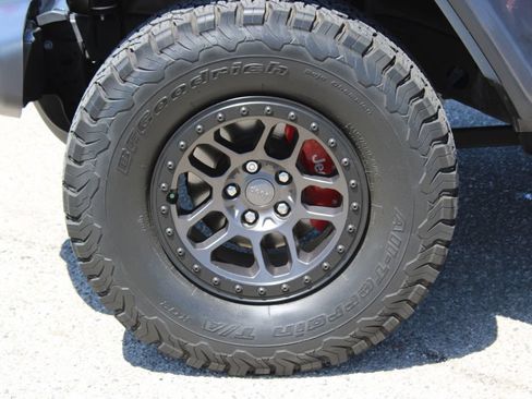 Used 2021 Jeep Wrangler Unlimited Rubicon w/ Xtreme Recon 35" Tire Package AWD/4WD image 8